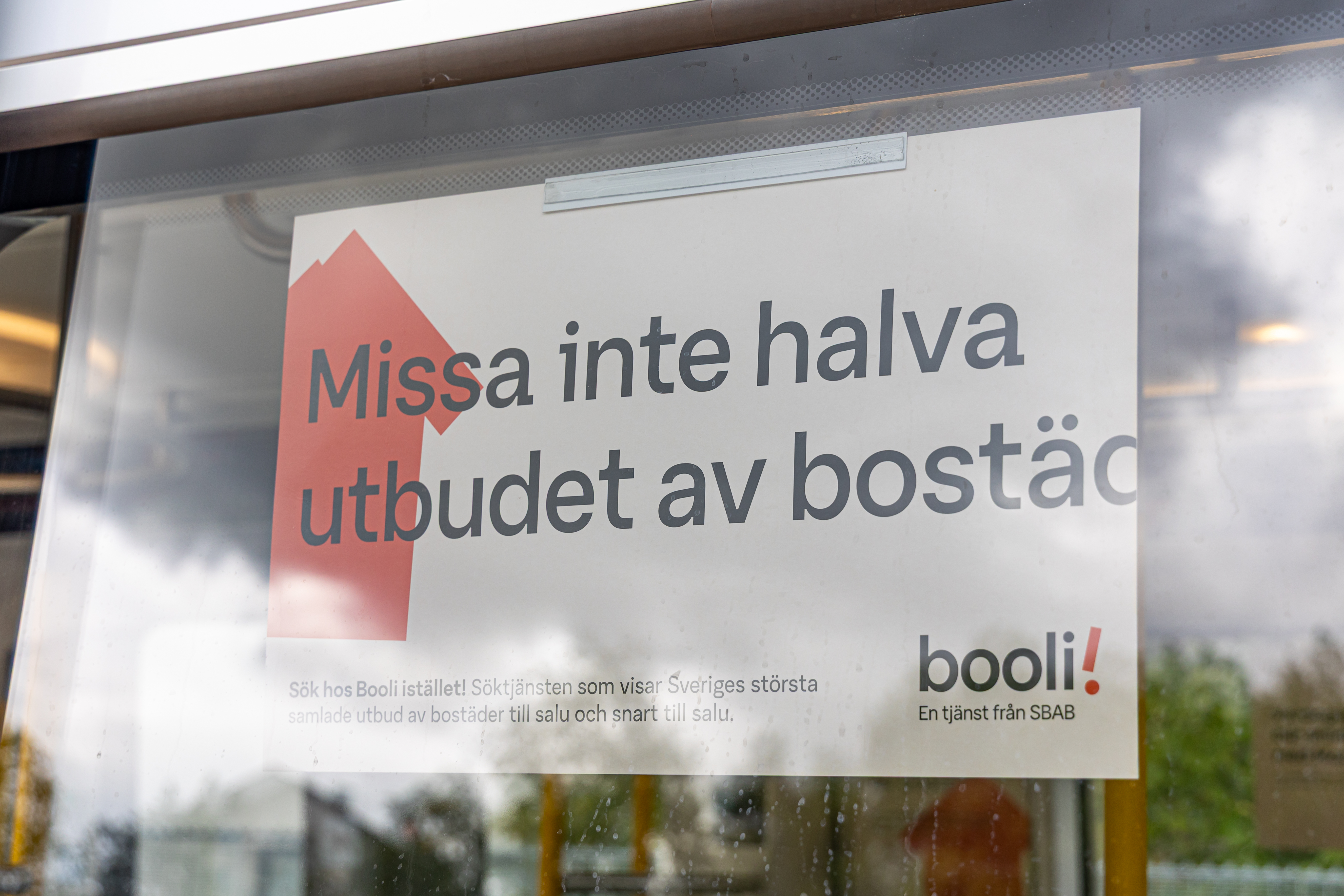 Boolis kampanj 'Missa inte halva utbudet av bostäder' — window panel